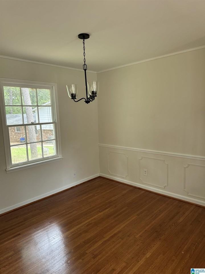 1073 Sherbrooke Cir - Photo 5 of 13