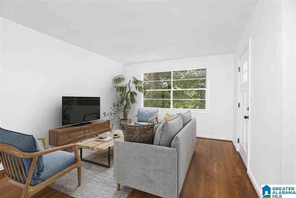724 Rose Dr - Photo 5 of 39