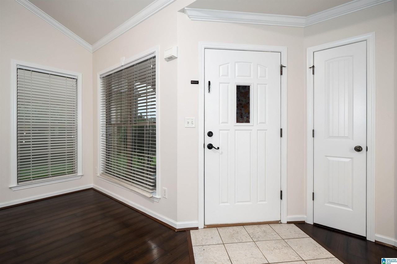 6062 Townley Ct - Photo 5 of 25