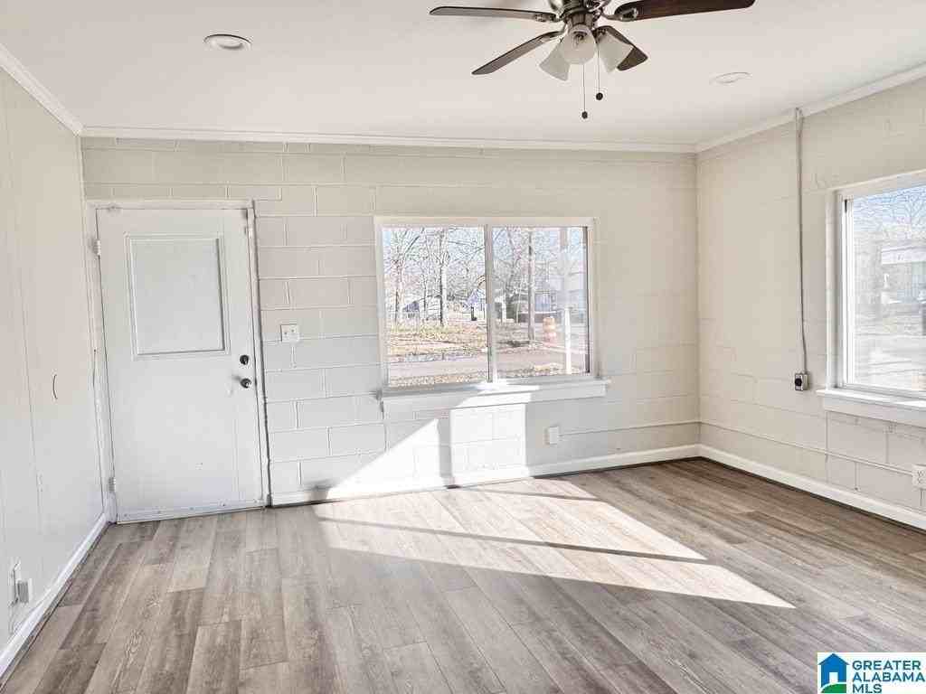 5624 Avenue Q - Photo 4 of 26