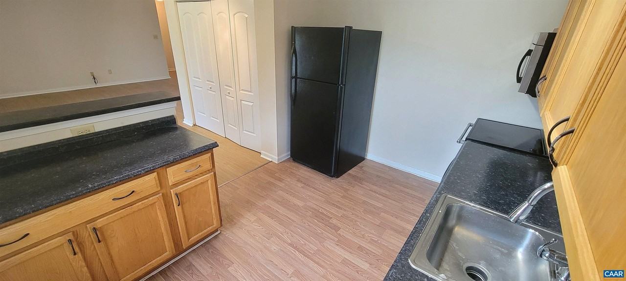 1356 Villa Way #E - Photo 3 of 27