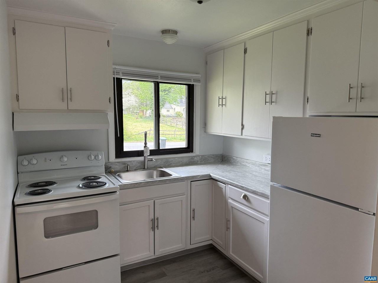 115 Apple Tree Rd - Photo 5 of 11