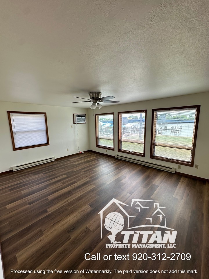 1525 Arboretum Drive - Photo 2 of 12