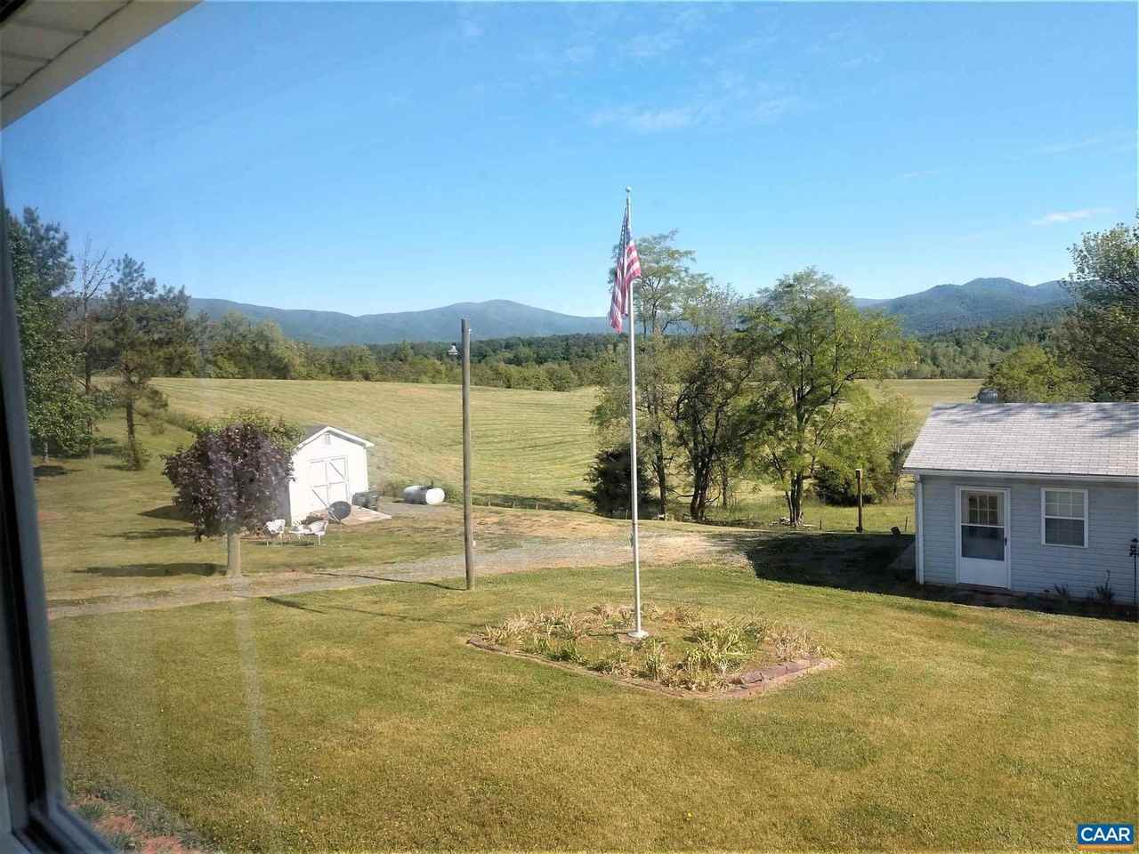 2931 Browns Gap Tpke - Photo 4 of 33