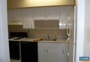 featured image of 2422 Barracks Pl #4