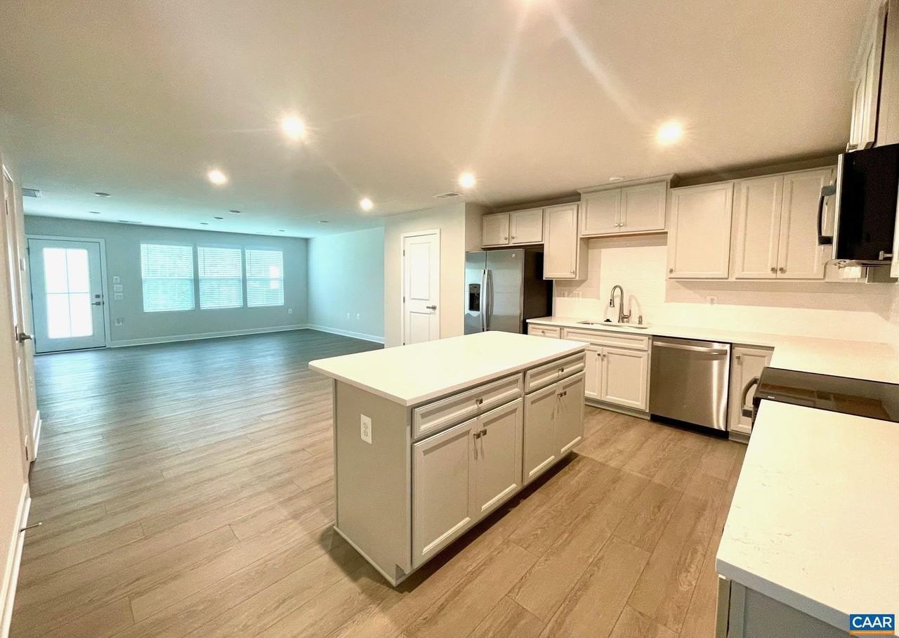 5127 Lazy Branch Ln - Photo 4 of 10