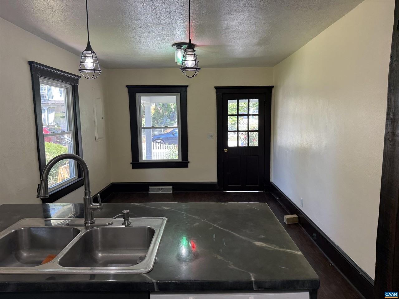 504 12th St Nw - Photo 3 of 26