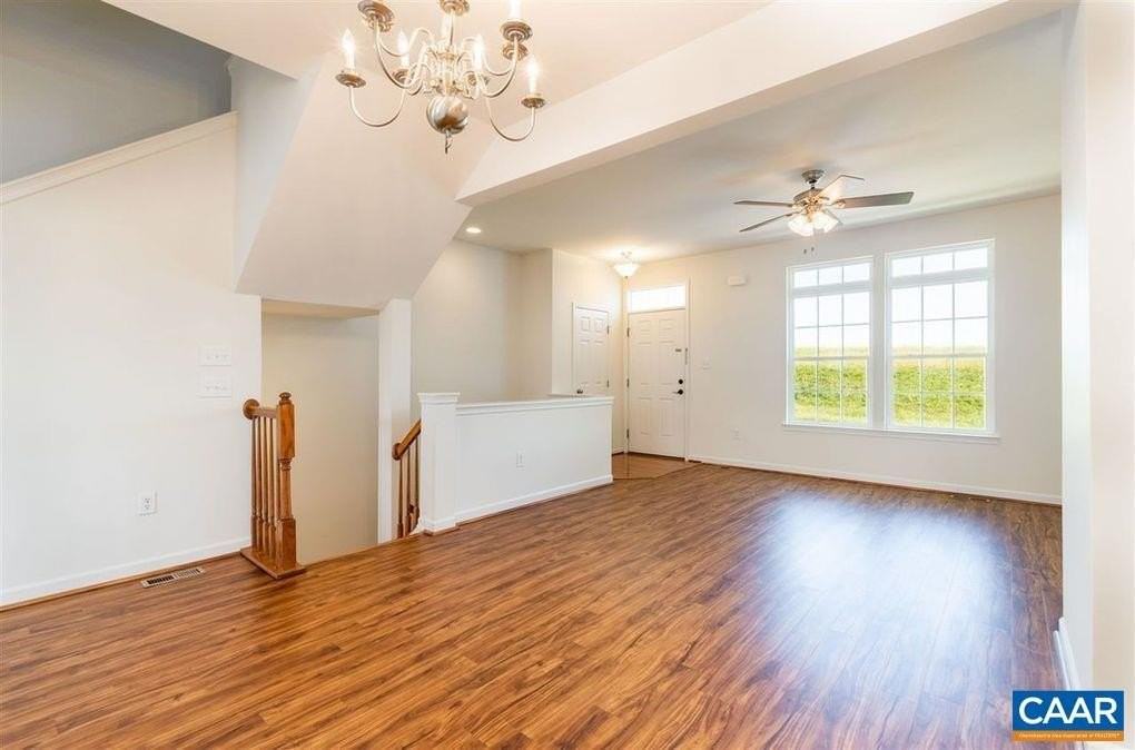 2138 Lockwood Dr - Photo 2 of 32