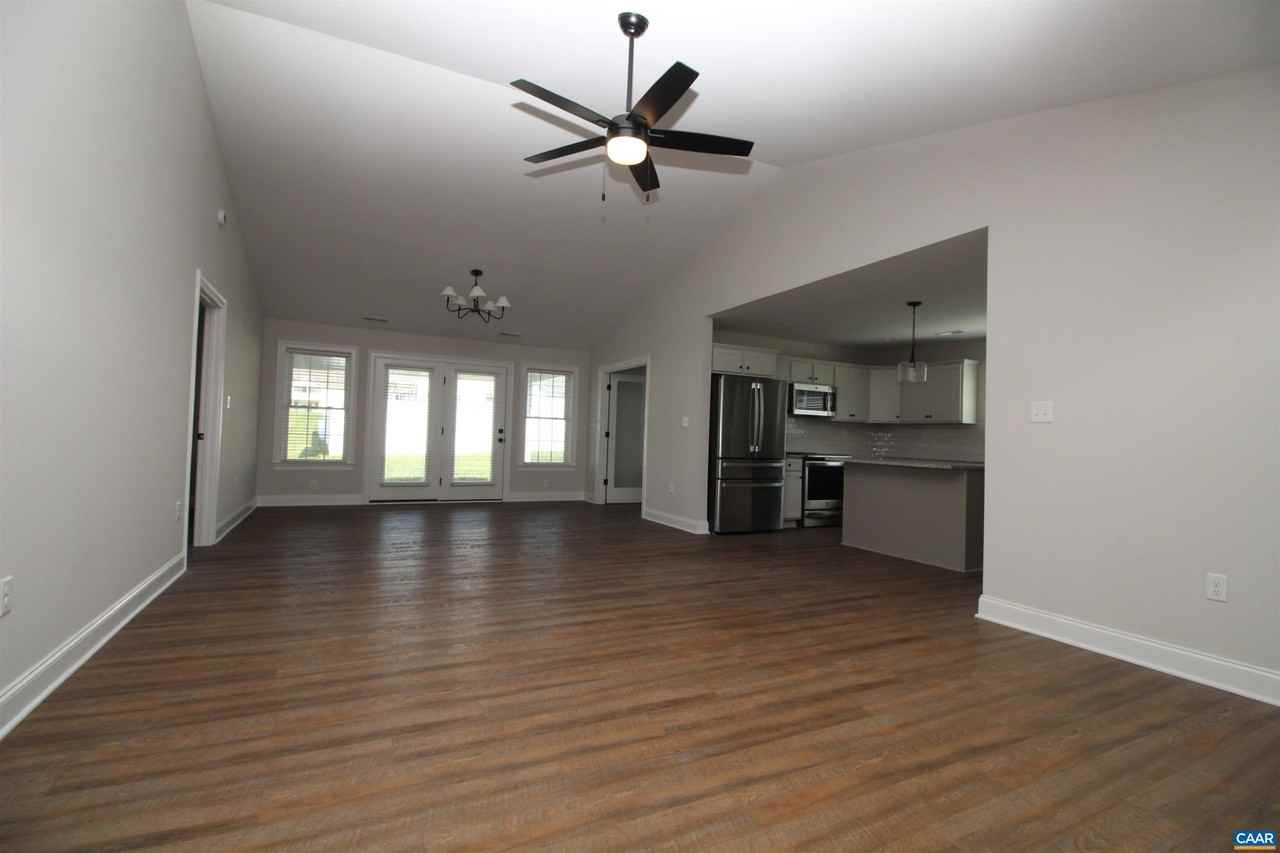 179 Langley Dr - Photo 3 of 15