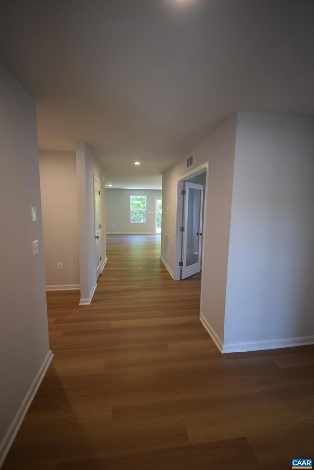 335 Horse Path Dr - Photo 4 of 27