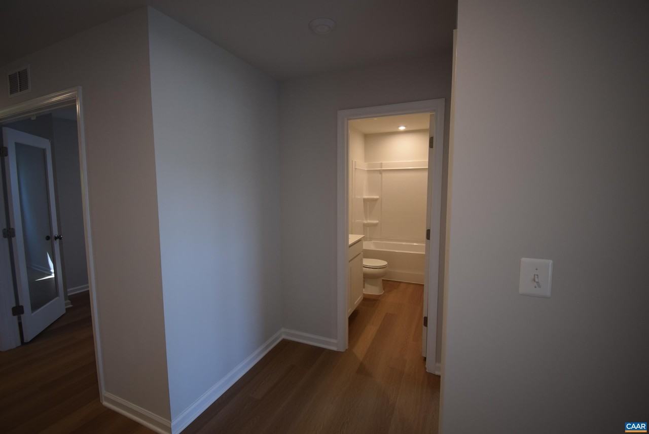 335 Horse Path Dr - Photo 5 of 27