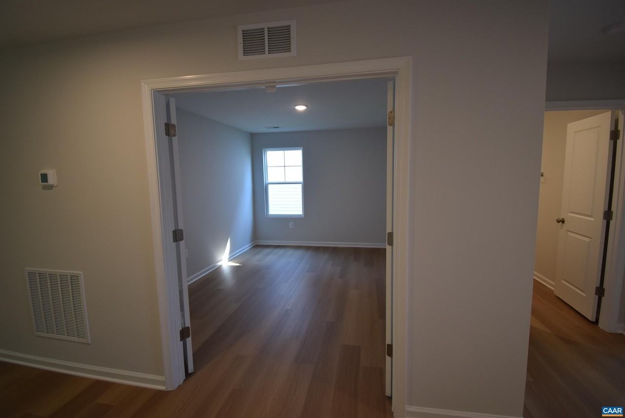 335 Horse Path Dr - Photo 6 of 27