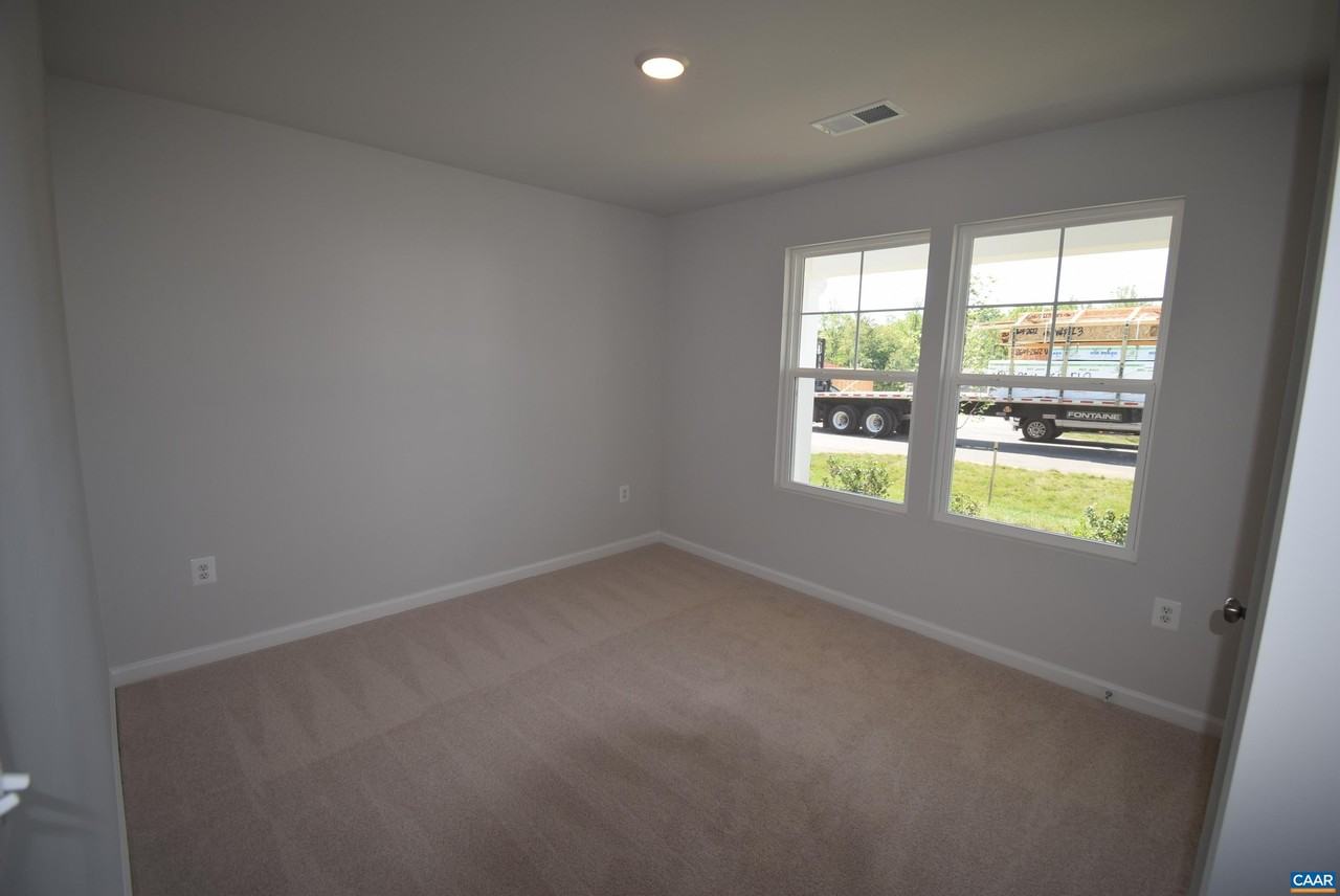 335 Horse Path Dr - Photo 7 of 27