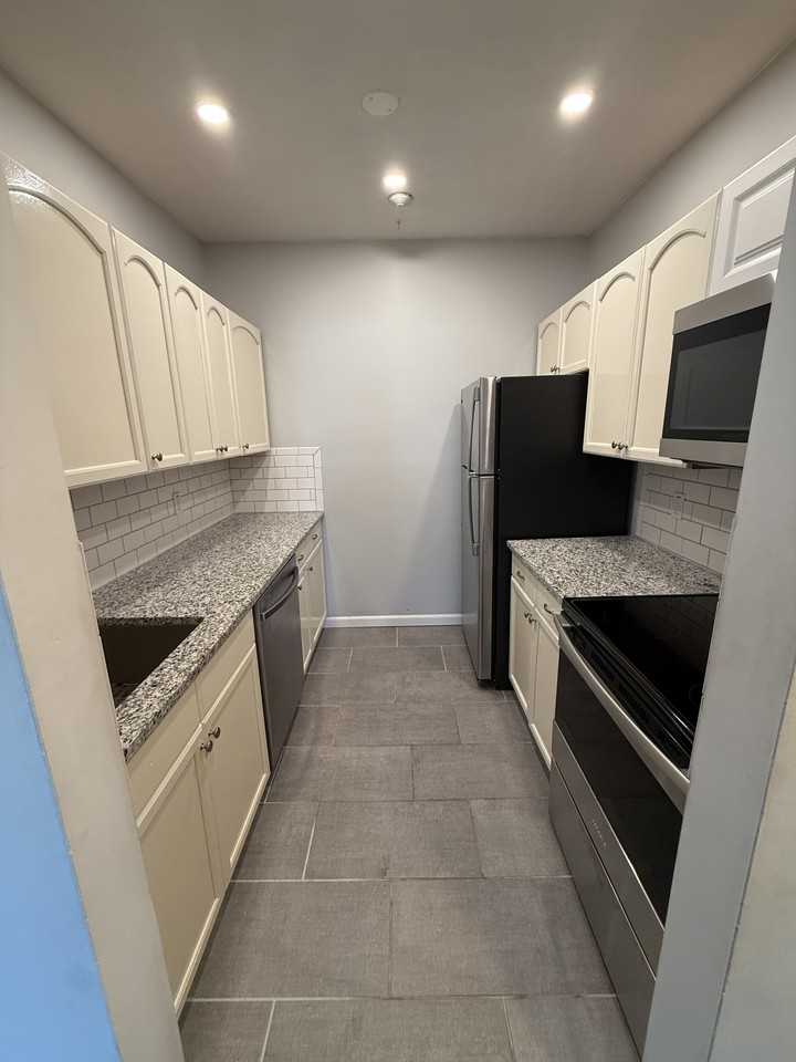 140 Union Street - Photo 3 of 7