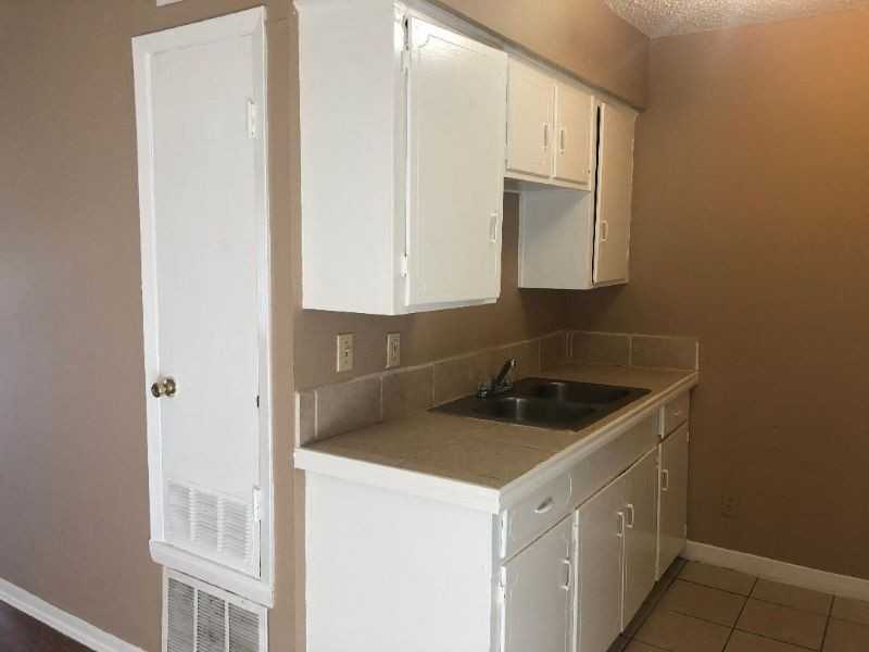 1004 Park - Photo 3 of 45