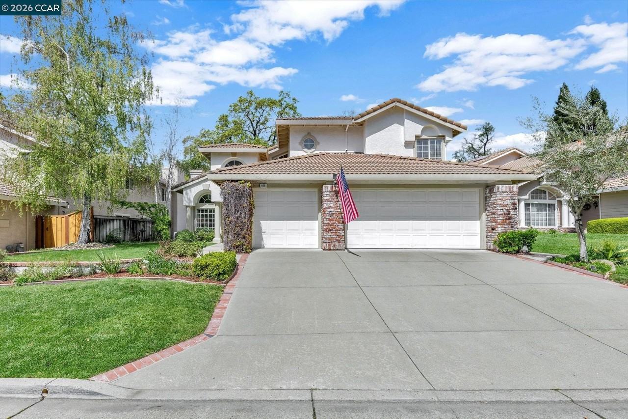 668 Sun Tree Ct