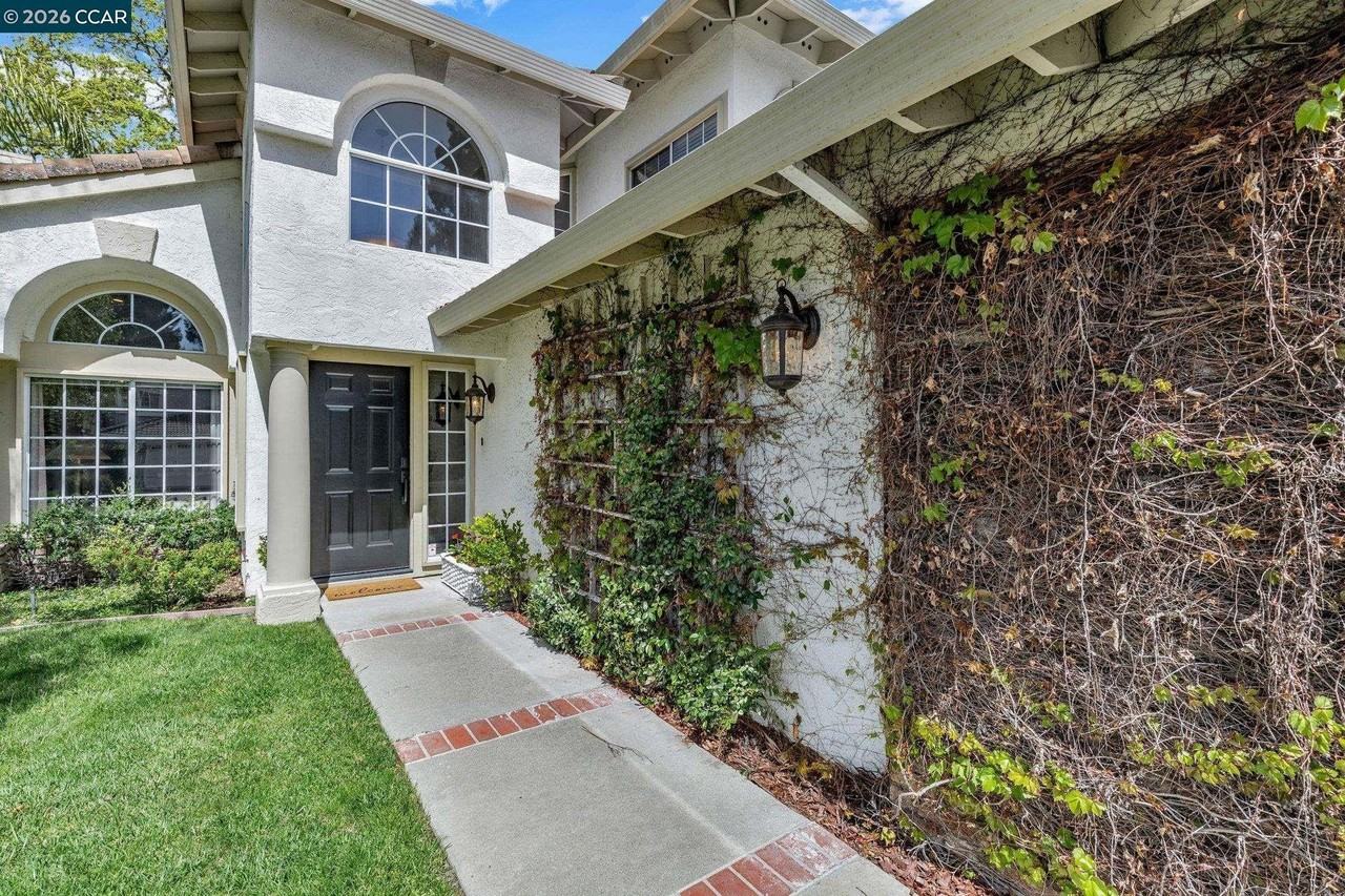 668 Sun Tree Ct - Photo 4 of 50