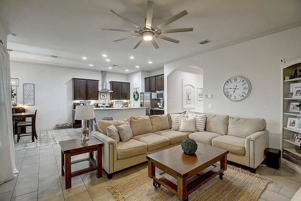 8034 Barlovento St - Photo 4 of 40