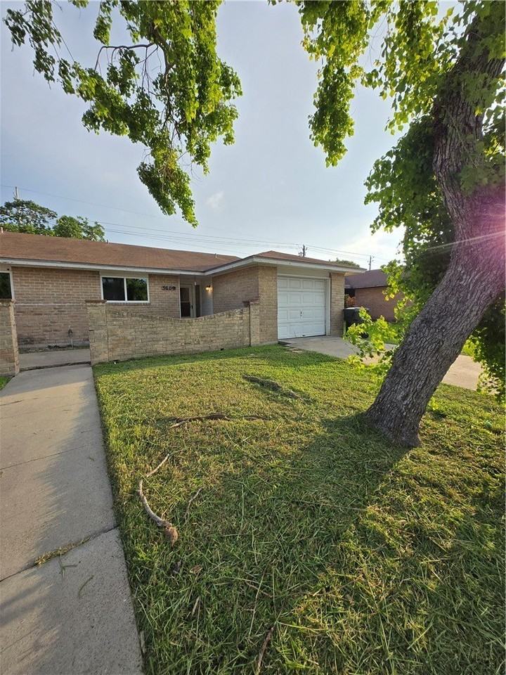 3609 La Paz Dr - Photo 2 of 8