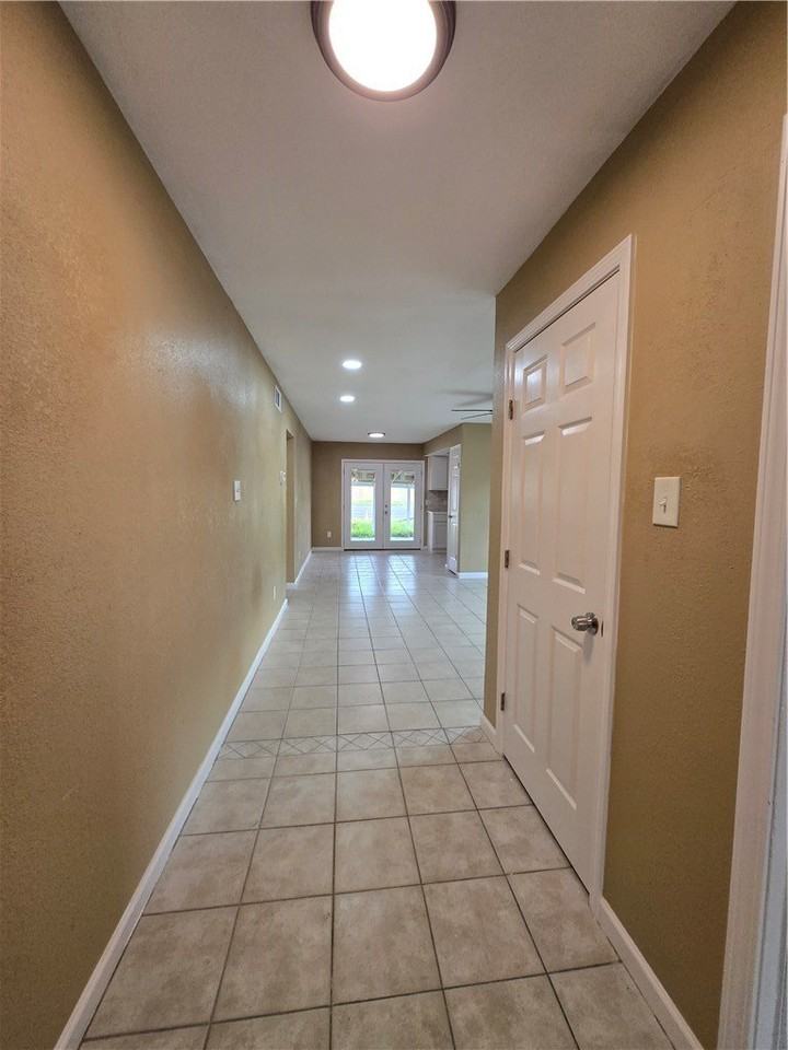 3609 La Paz Dr - Photo 6 of 8
