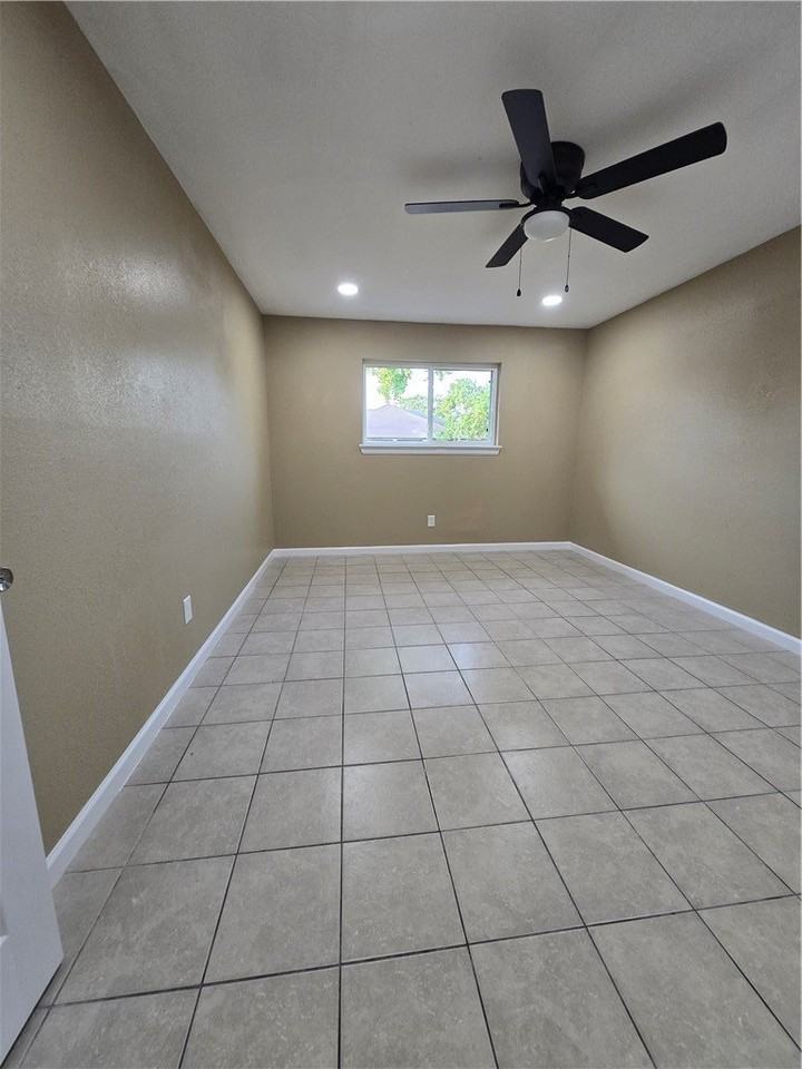 3609 La Paz Dr - Photo 7 of 8