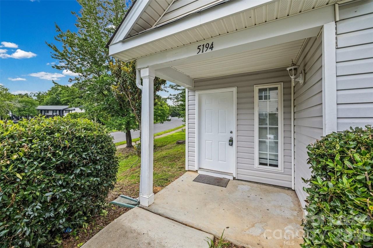 5194 Brooktree Dr - Photo 2 of 30