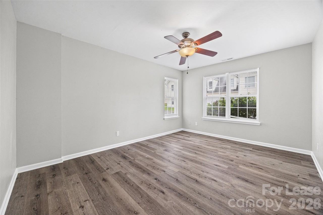 5194 Brooktree Dr - Photo 4 of 30