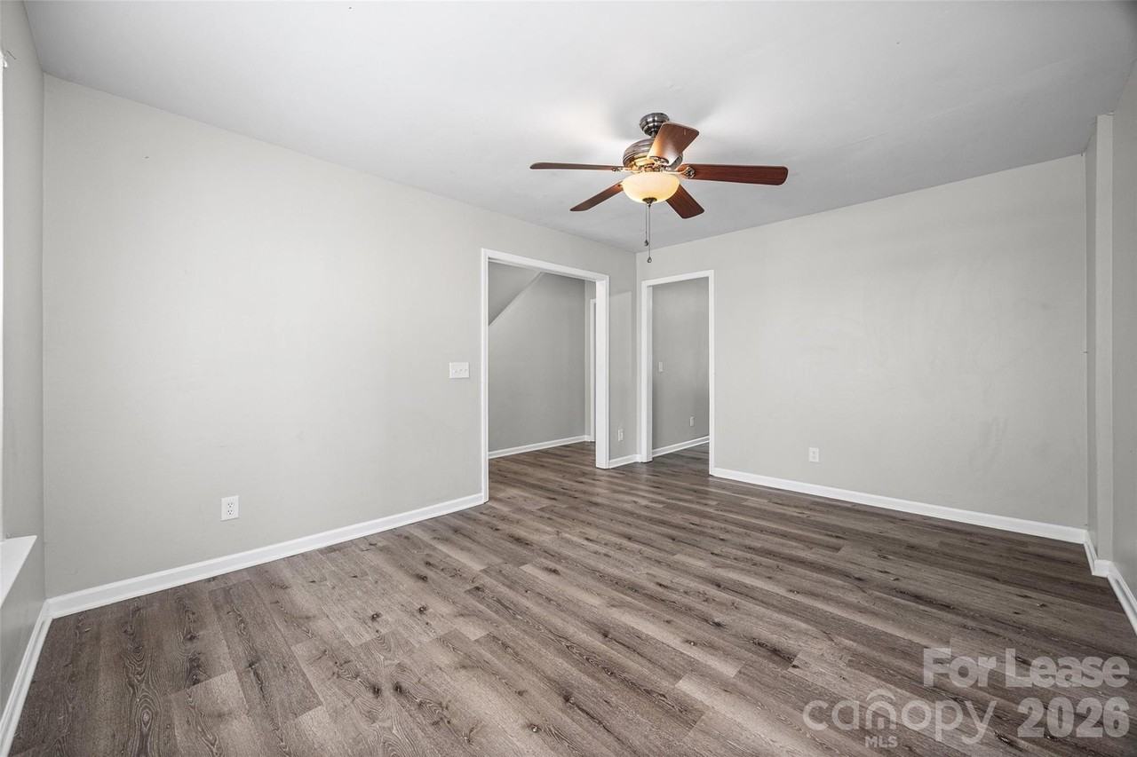 5194 Brooktree Dr - Photo 5 of 30