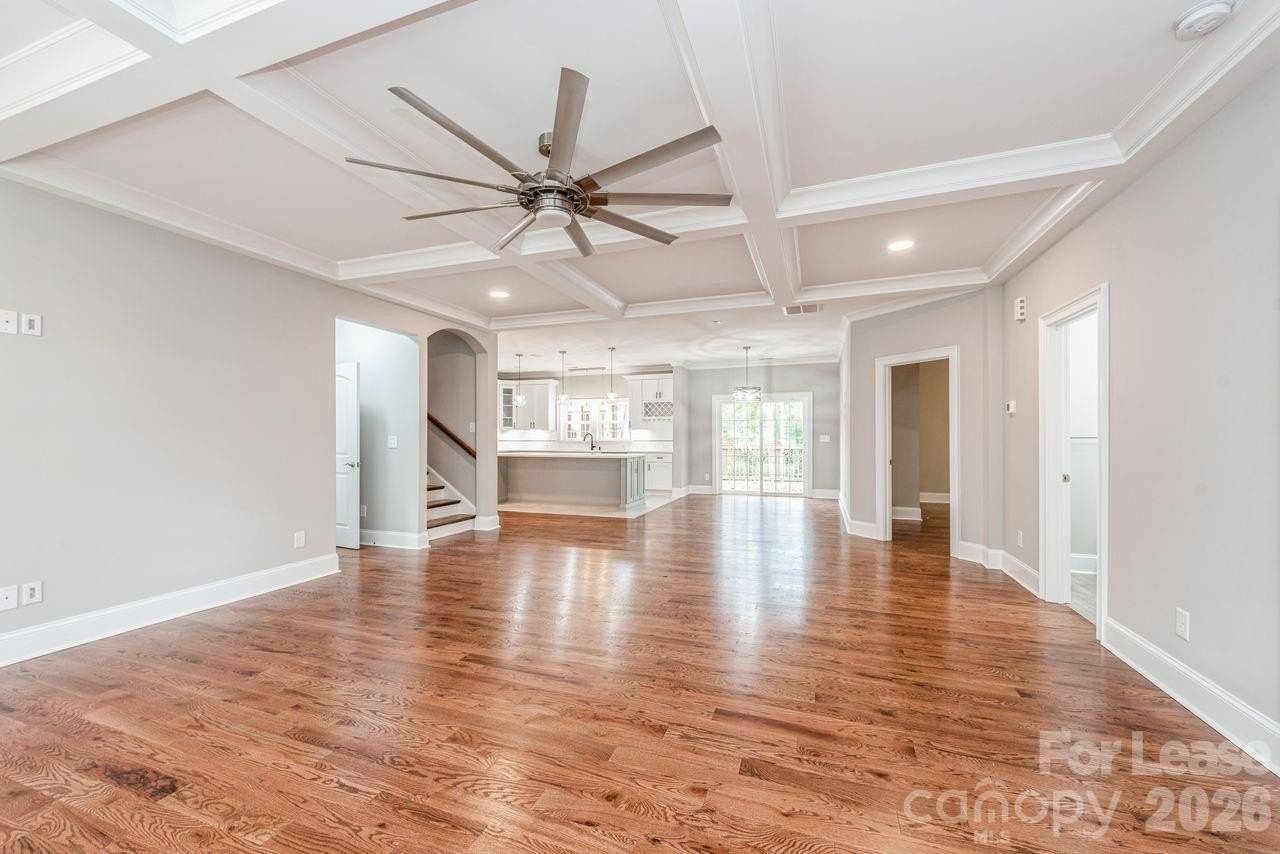 6513 Rockwell Blvd - Photo 4 of 35