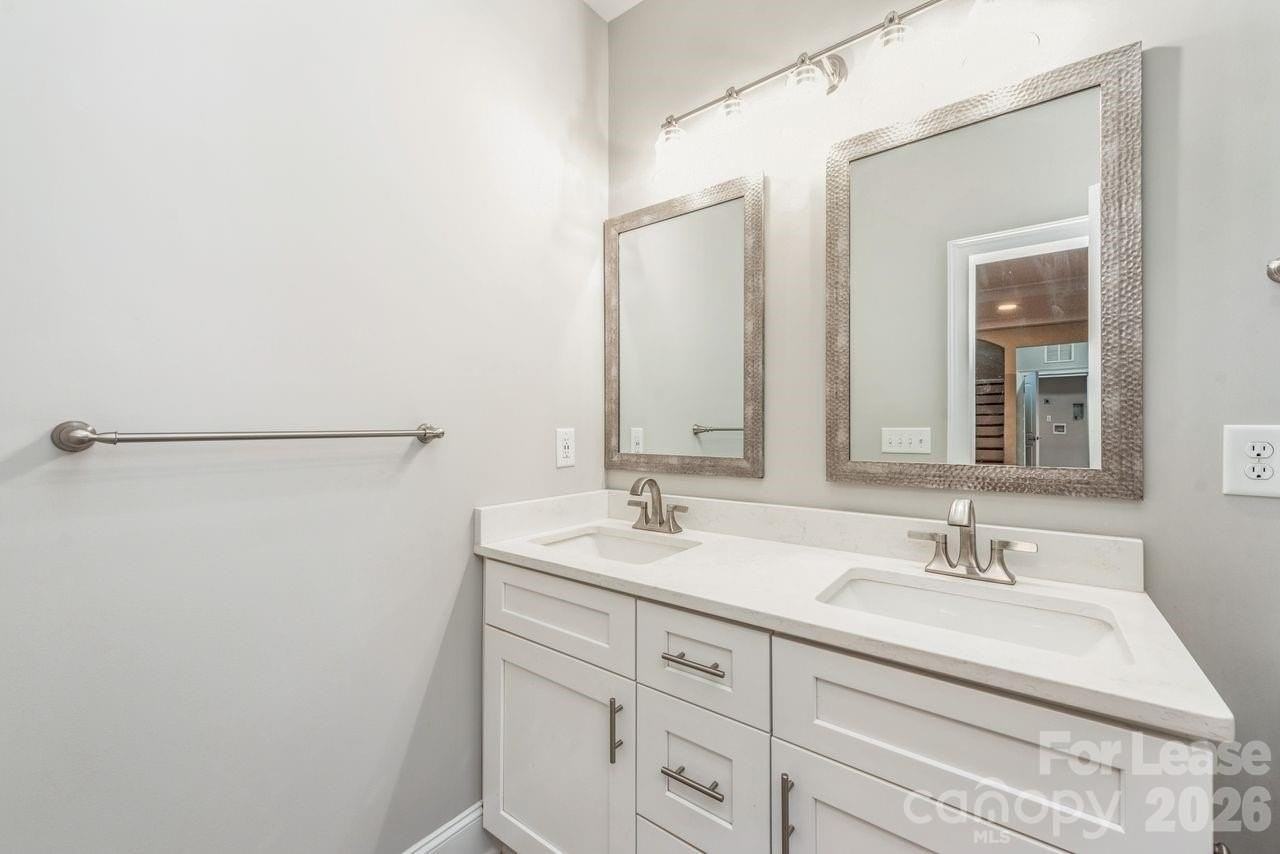 6513 Rockwell Blvd - Photo 7 of 35