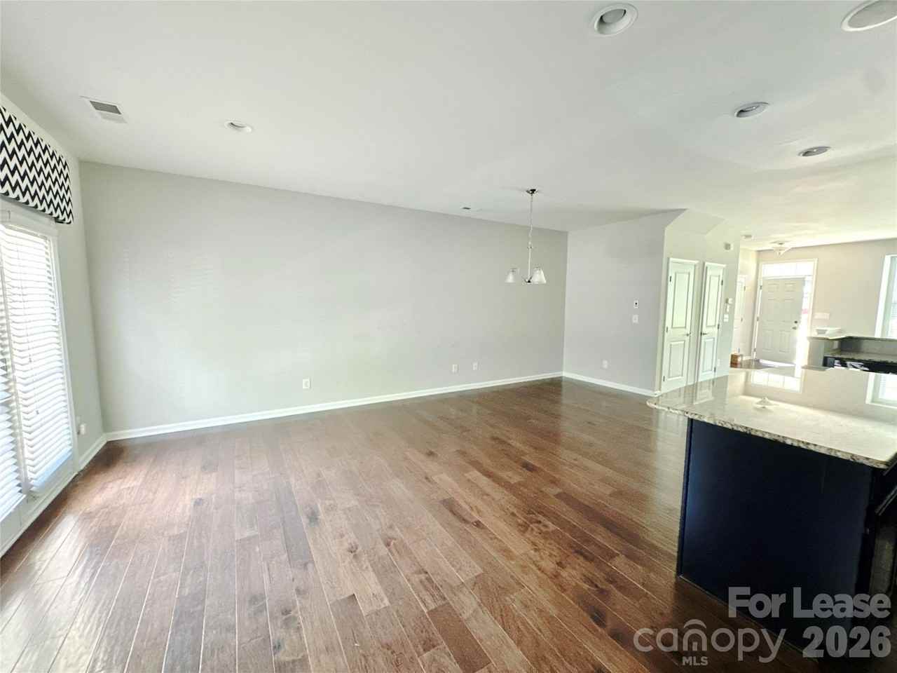1935 Fleetwood Dr - Photo 6 of 15