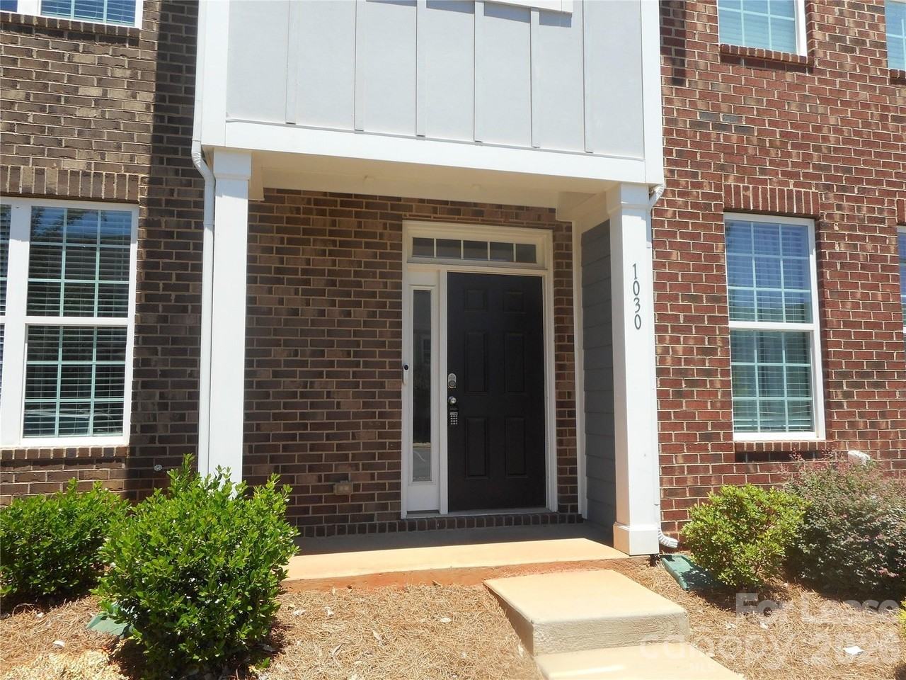 1030 Beatty Woods Dr - Photo 2 of 18