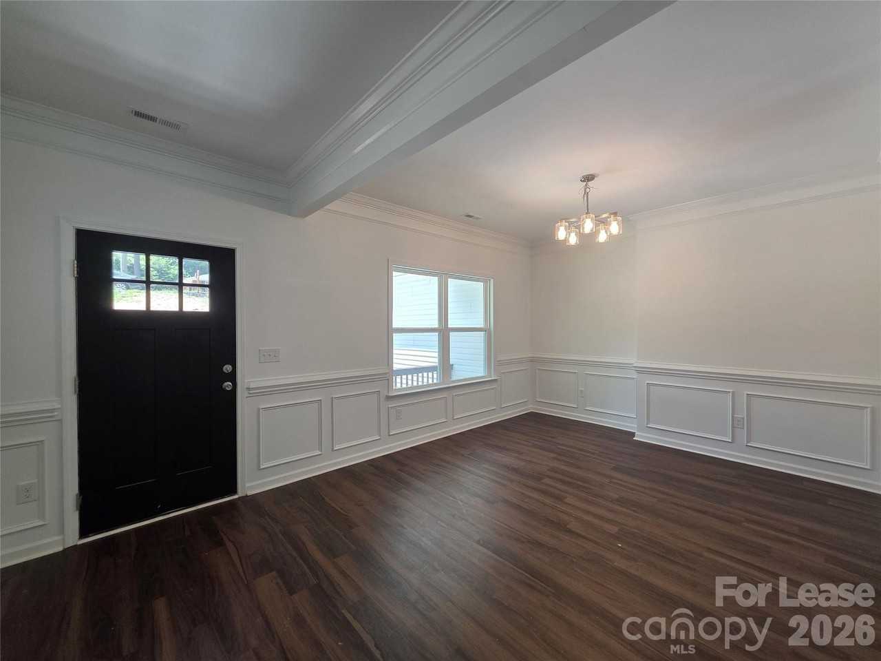 595 Foxwood Dr Se - Photo 2 of 30