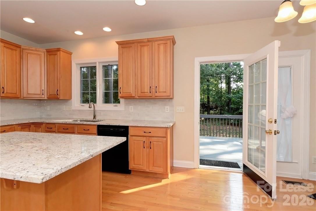10496 Gunnison Ln - Photo 6 of 44