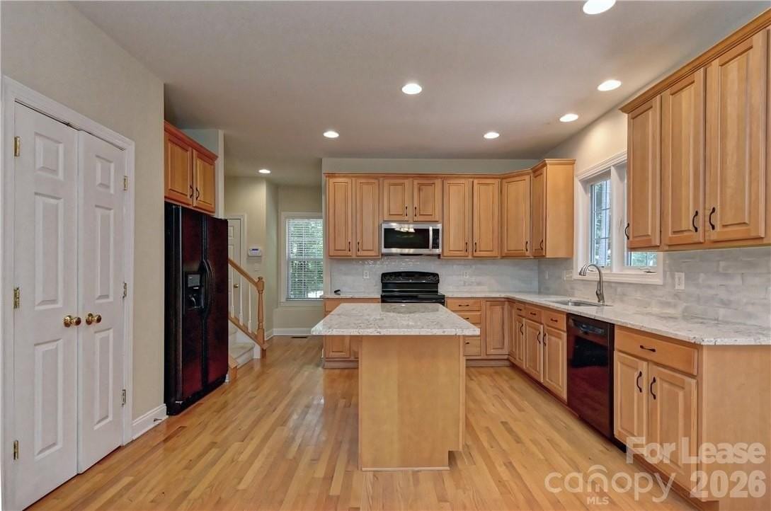 10496 Gunnison Ln - Photo 7 of 44