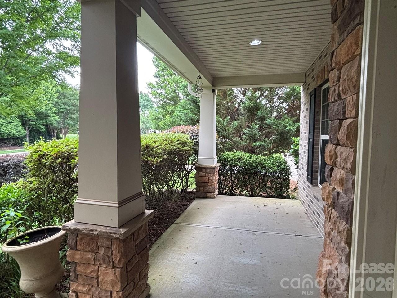 8811 Tamarron Dr - Photo 4 of 43