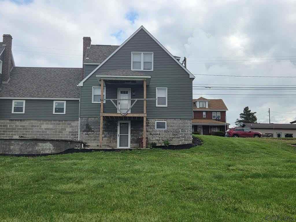 1555 Pitt St - Photo 2 of 9