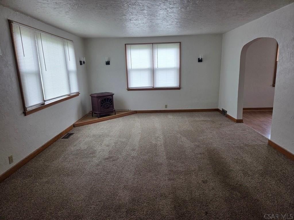 1555 Pitt St - Photo 3 of 9