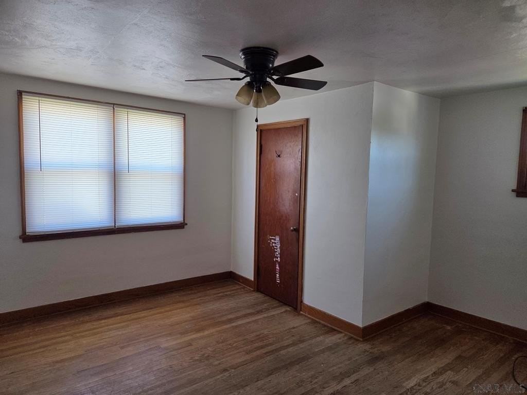 1555 Pitt St - Photo 7 of 9