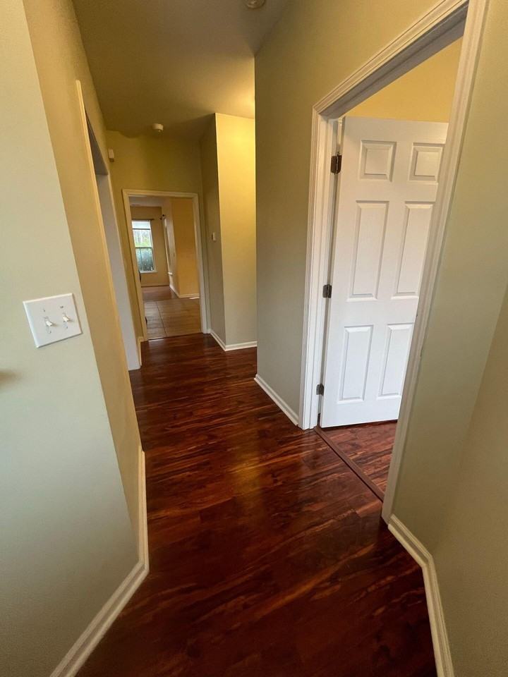 132 Avonshire Dr - Photo 2 of 16