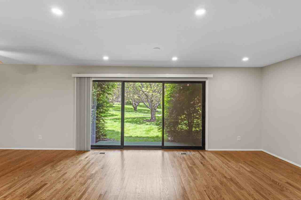 245 Hamilton Ave #1 - Photo 4 of 28