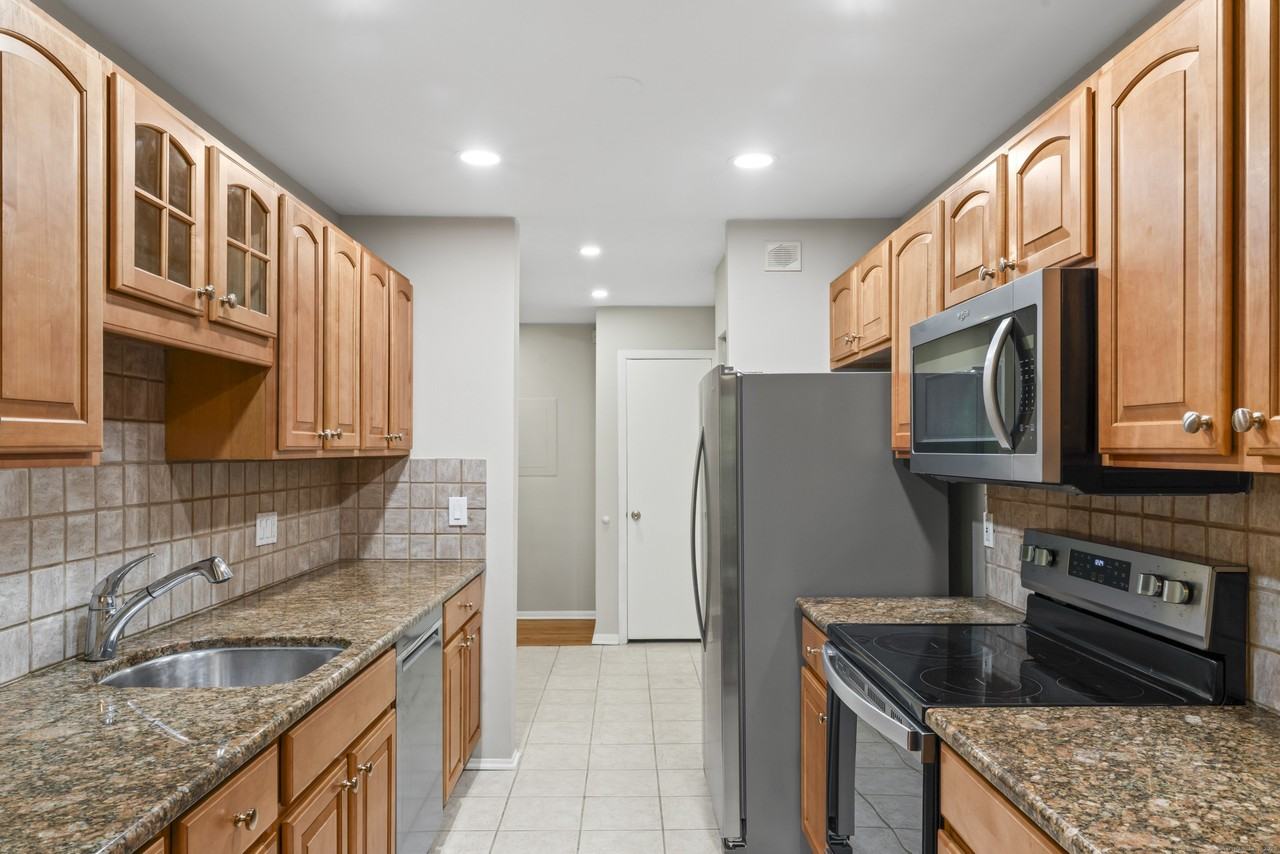 245 Hamilton Ave #1 - Photo 5 of 28