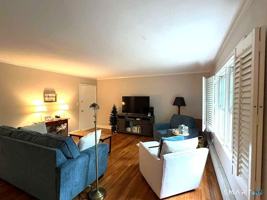 featured image of 192 Park St #4
