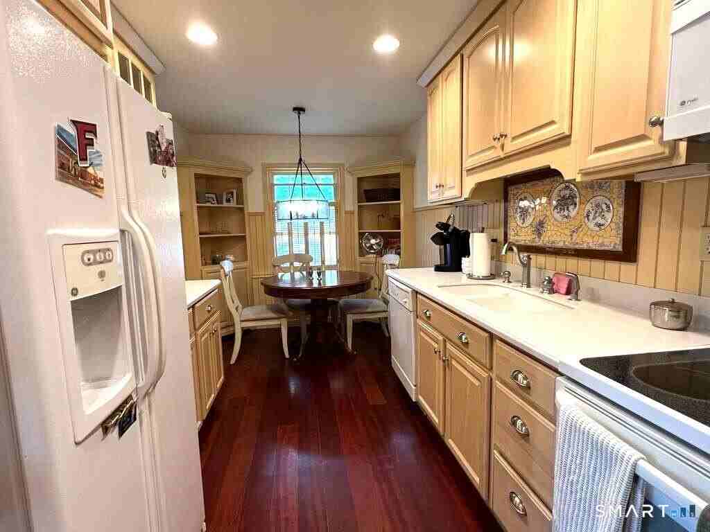 192 Park St #4 - Photo 5 of 10