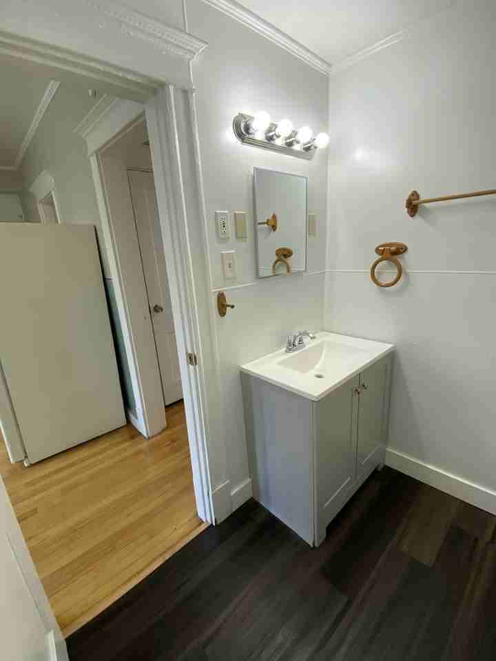299 Pine Street - Photo 3 of 8
