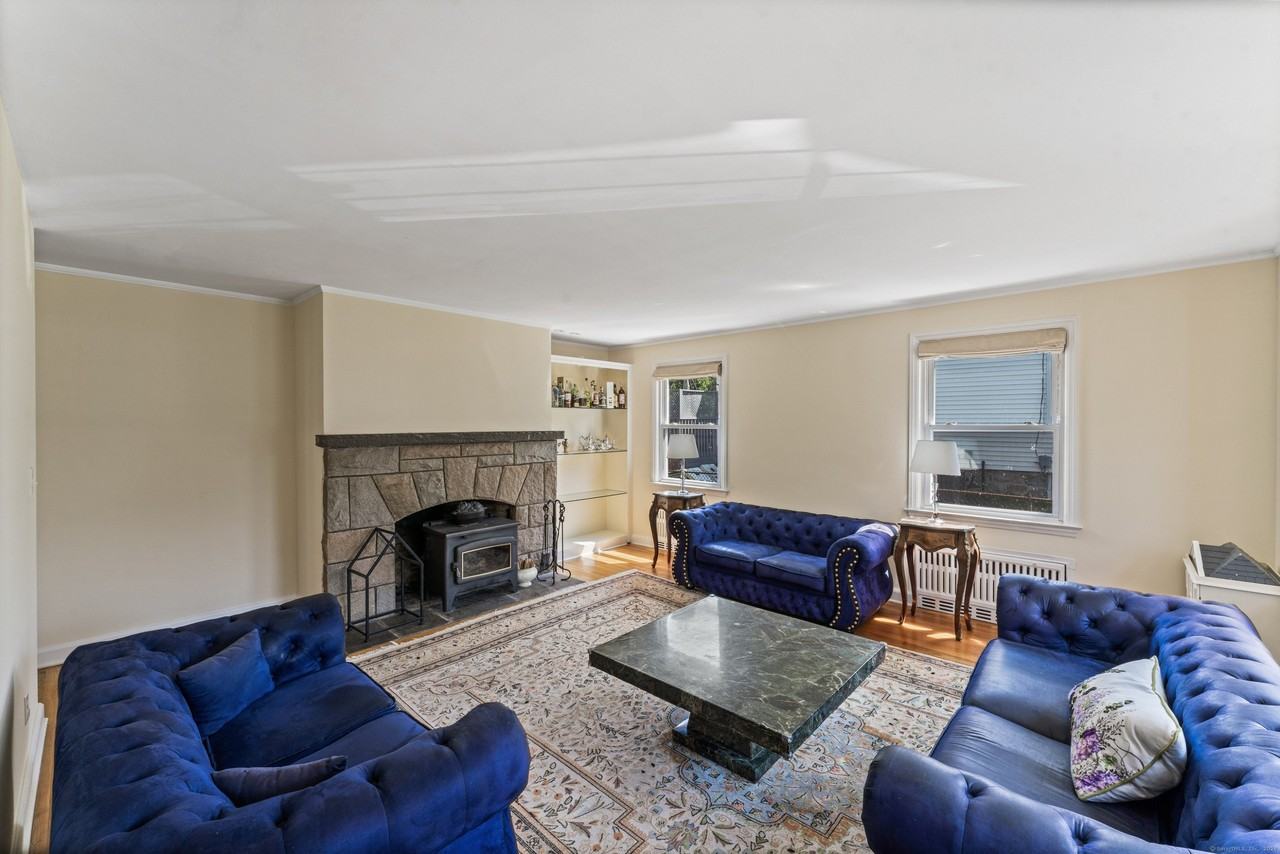112 4th St - Photo 2 of 40