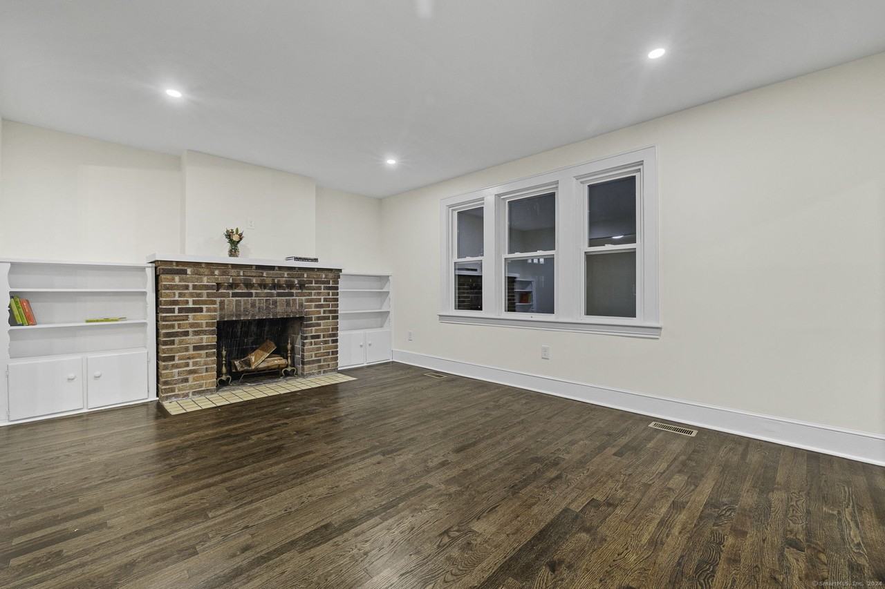 46 Puritan Ln - Photo 3 of 23