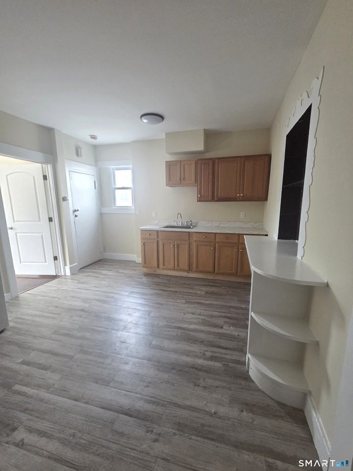 37 Rose Park Ave - Photo 2 of 8