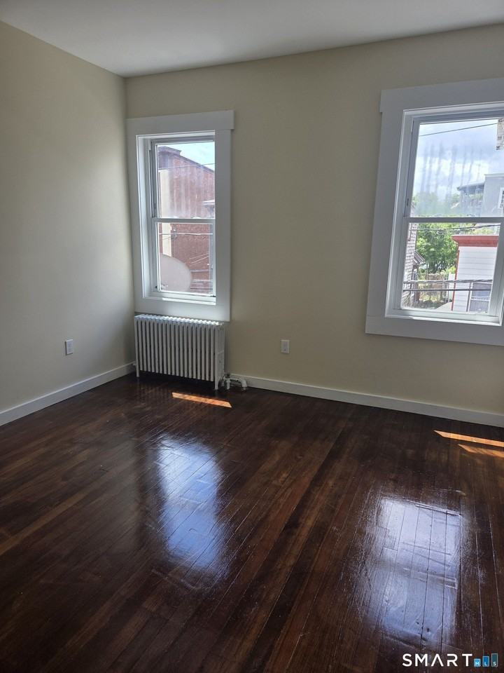 37 Rose Park Ave - Photo 6 of 8