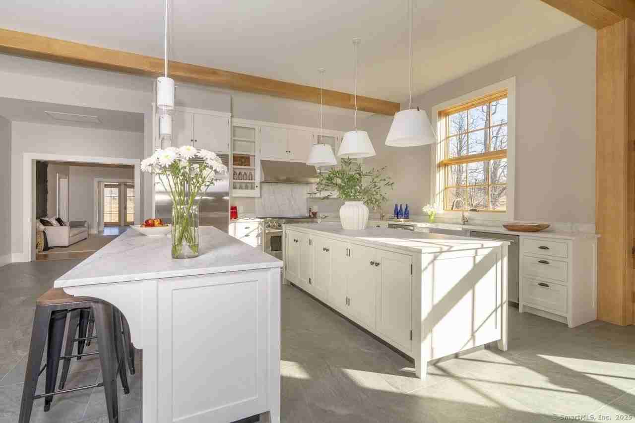 65 Hammertown Rd - Photo 6 of 39